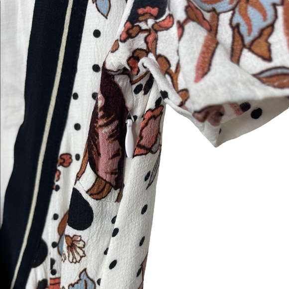 Anthropologie | Maeve Aubrey Floral Wrap Dress 8 - Picture 4 of 10